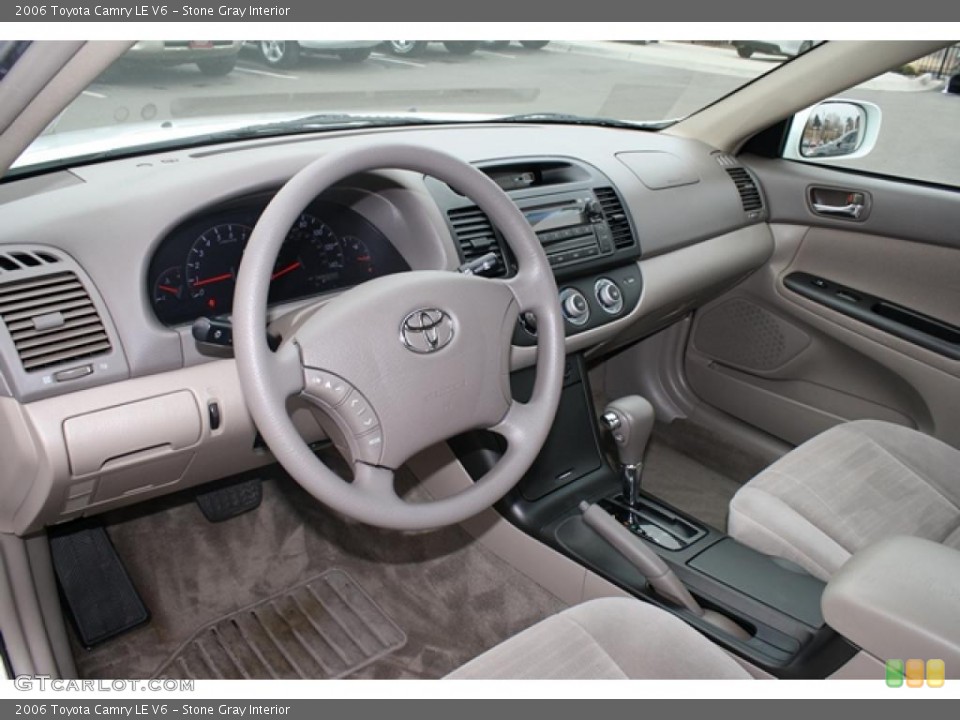 Stone Gray Interior Photo for the 2006 Toyota Camry LE V6 #46000919
