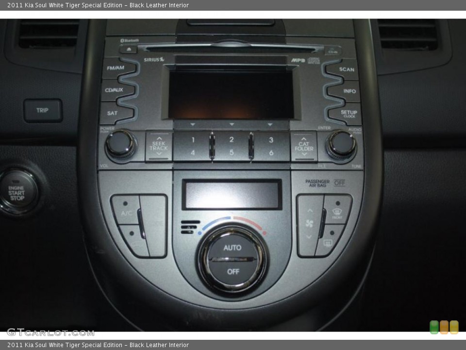 Black Leather Interior Controls for the 2011 Kia Soul White Tiger Special Edition #46005262