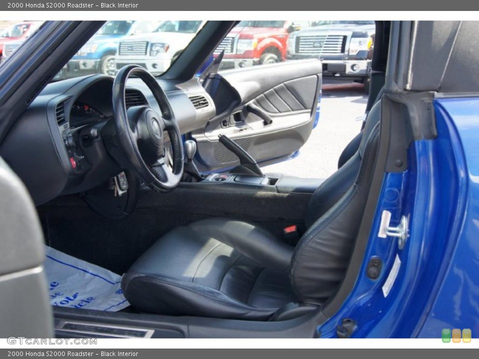 Black Interior Photo for the 2000 Honda S2000 Roadster #46007459