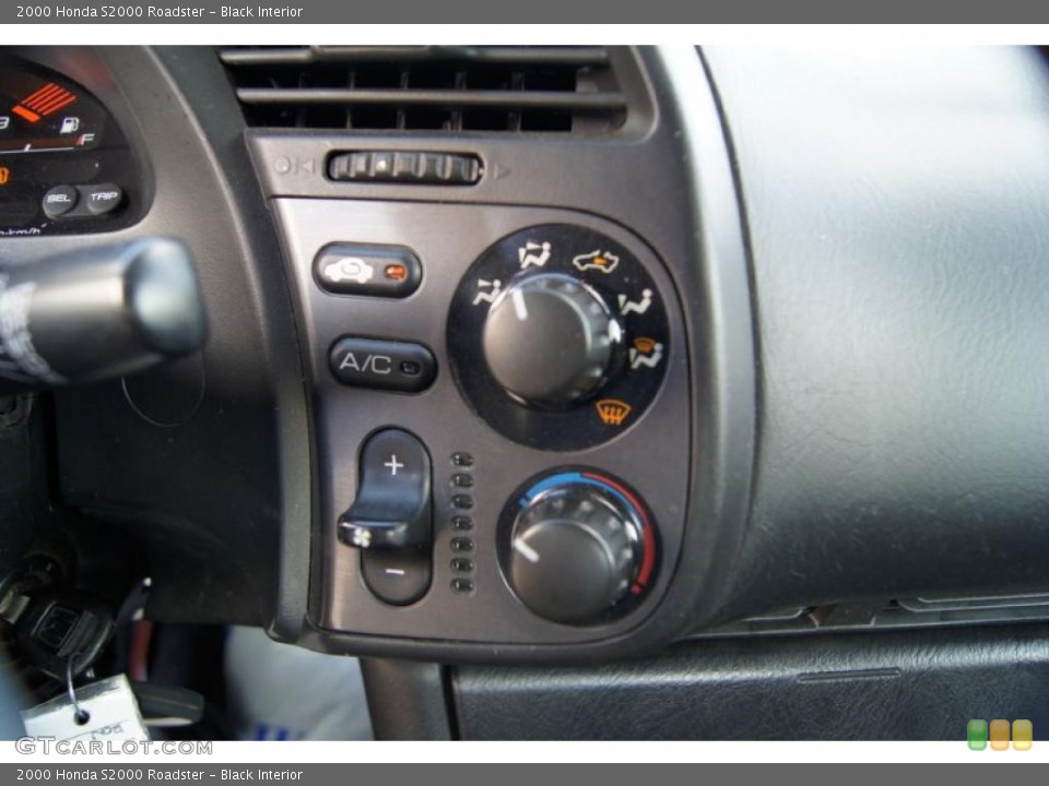 Black Interior Controls for the 2000 Honda S2000 Roadster #46007661