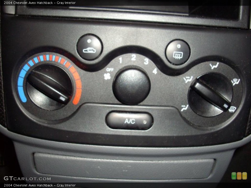 Gray Interior Controls for the 2004 Chevrolet Aveo Hatchback #46008224