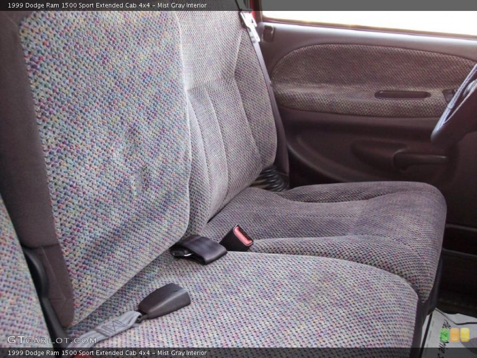 Mist Gray Interior Photo for the 1999 Dodge Ram 1500 Sport Extended Cab 4x4 #46010309
