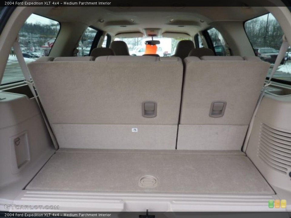Medium Parchment Interior Trunk for the 2004 Ford Expedition XLT 4x4 #46010614