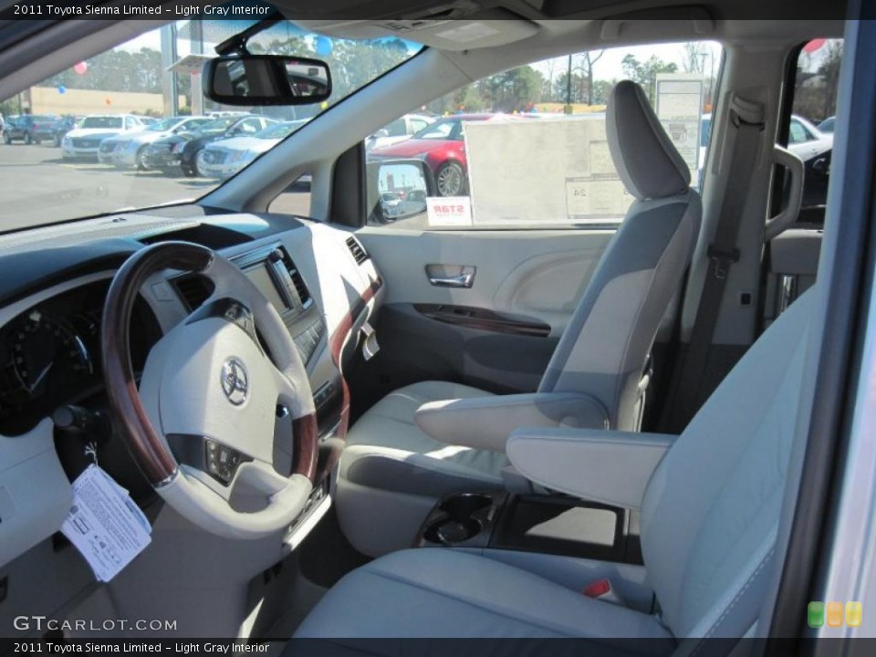 Light Gray Interior Photo for the 2011 Toyota Sienna Limited #46010884