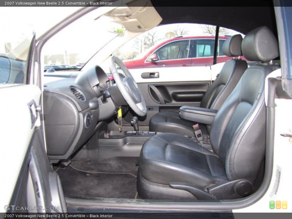 Black Interior Photo for the 2007 Volkswagen New Beetle 2.5 Convertible #46011598