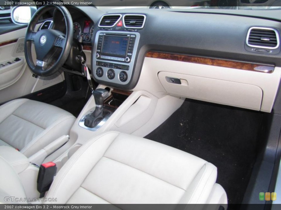 Moonrock Grey Interior Dashboard for the 2007 Volkswagen Eos 3.2 #46011691