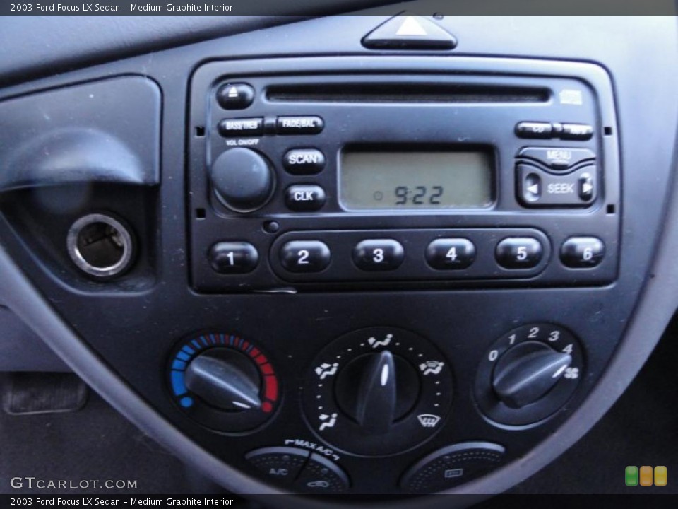 Medium Graphite Interior Controls for the 2003 Ford Focus LX Sedan #46015885