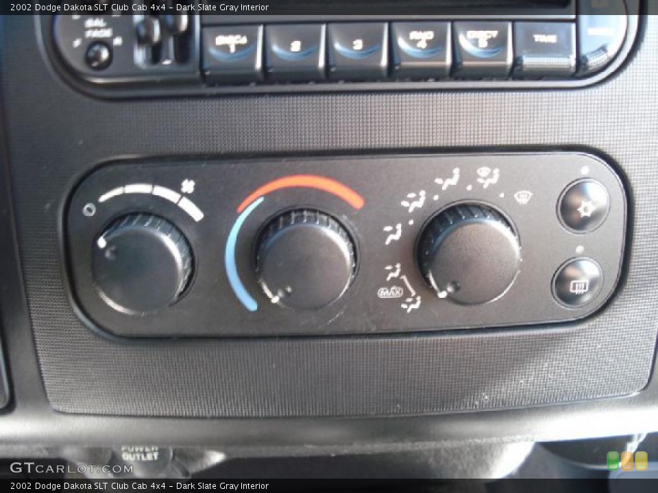 Dark Slate Gray Interior Controls for the 2002 Dodge Dakota SLT Club Cab 4x4 #46017568