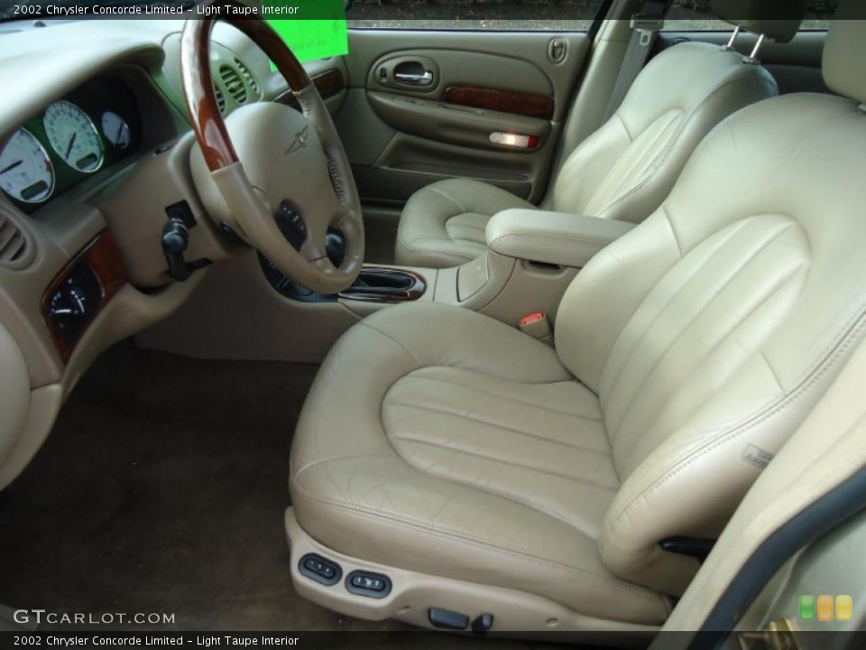 Light Taupe Interior Photo for the 2002 Chrysler Concorde Limited #46025824