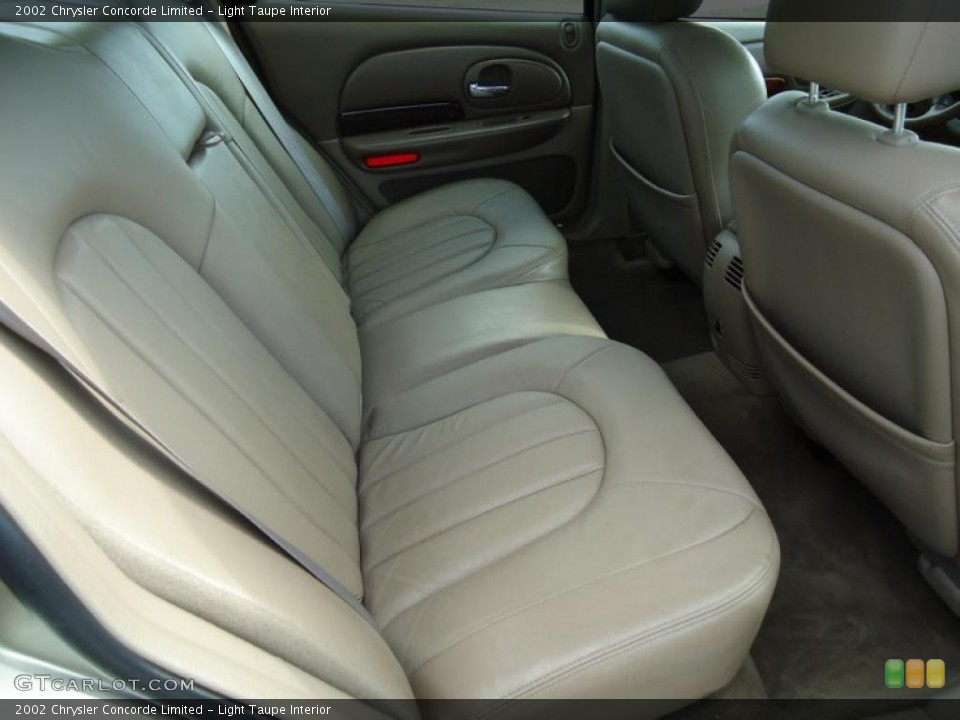 Light Taupe Interior Photo for the 2002 Chrysler Concorde Limited #46025902