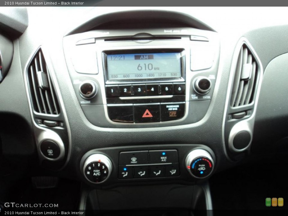 Black Interior Controls for the 2010 Hyundai Tucson Limited #46028926