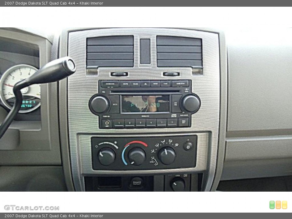 Khaki Interior Controls for the 2007 Dodge Dakota SLT Quad Cab 4x4 #46029142