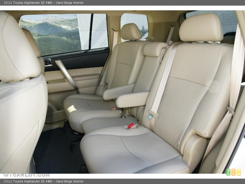 Sand Beige Interior Photo for the 2011 Toyota Highlander SE 4WD #46032384