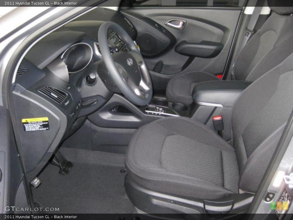 Black Interior Photo for the 2011 Hyundai Tucson GL #46033506