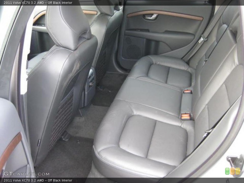 Off Black Interior Photo for the 2011 Volvo XC70 3.2 AWD #46034232