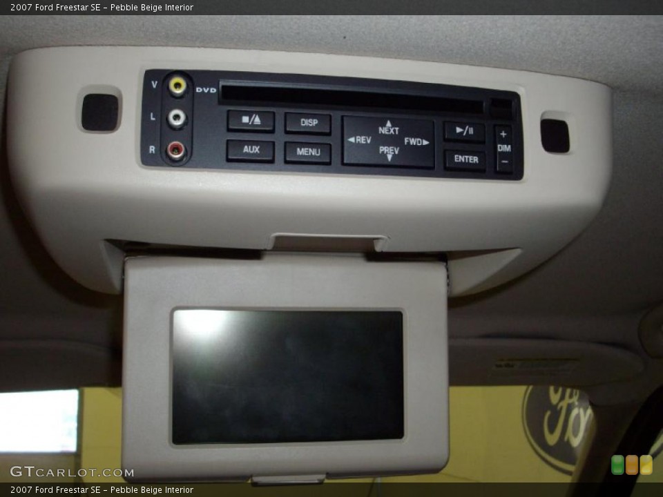 Pebble Beige Interior Controls for the 2007 Ford Freestar SE #46035723