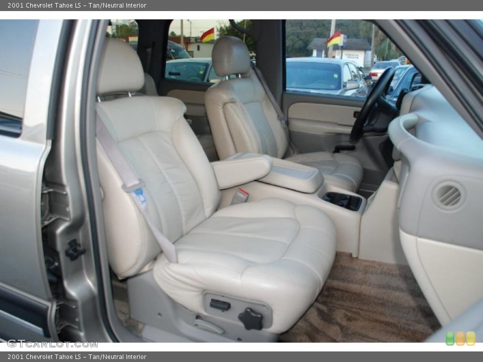 Tan/Neutral Interior Photo for the 2001 Chevrolet Tahoe LS #46036086