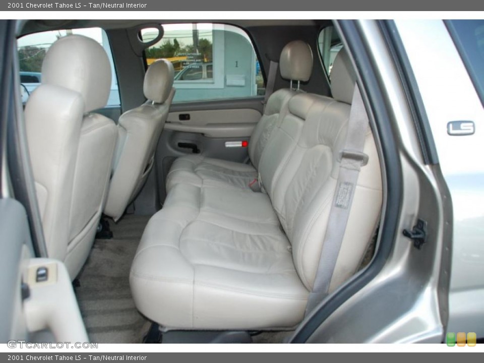 Tan/Neutral Interior Photo for the 2001 Chevrolet Tahoe LS #46036119