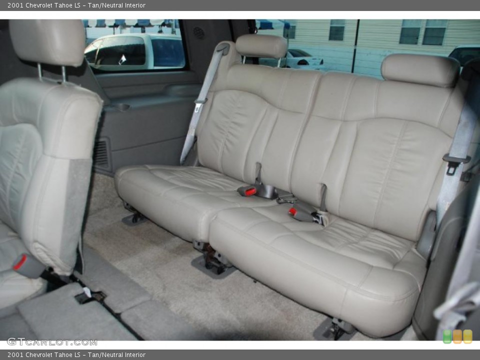 Tan/Neutral Interior Photo for the 2001 Chevrolet Tahoe LS #46036128