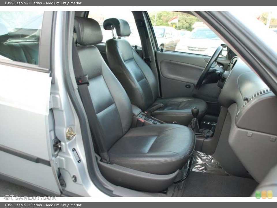 Medium Gray Interior Photo for the 1999 Saab 9-3 Sedan #46036177