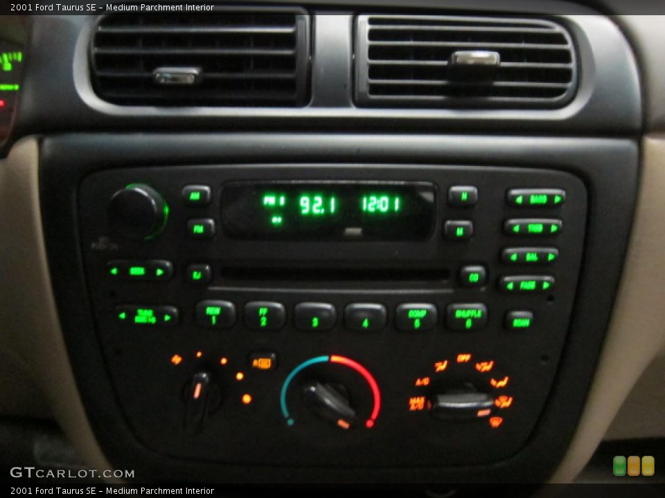 Medium Parchment Interior Controls for the 2001 Ford Taurus SE #46039315