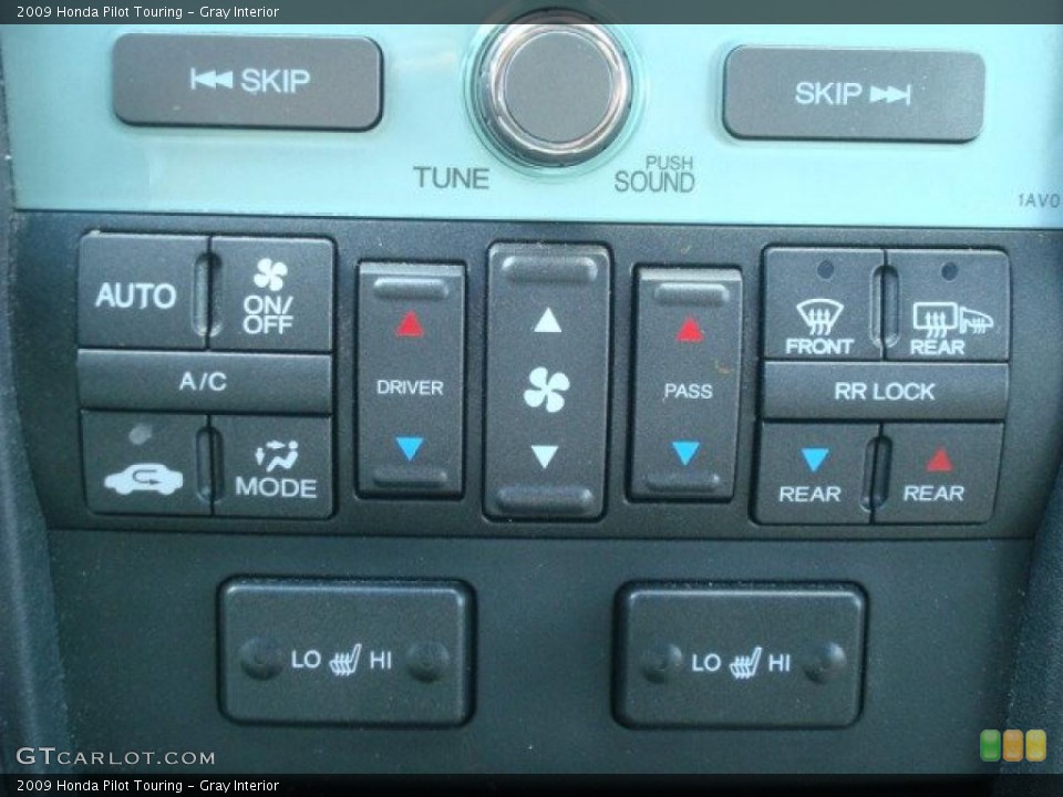 Gray Interior Controls for the 2009 Honda Pilot Touring #46046358