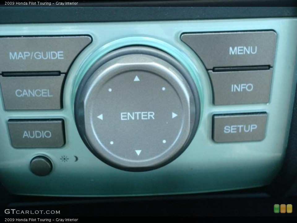 Gray Interior Controls for the 2009 Honda Pilot Touring #46046390