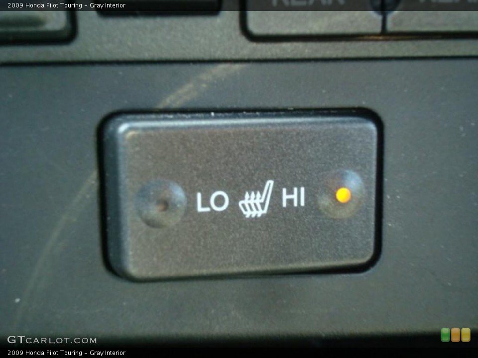 Gray Interior Controls for the 2009 Honda Pilot Touring #46046396