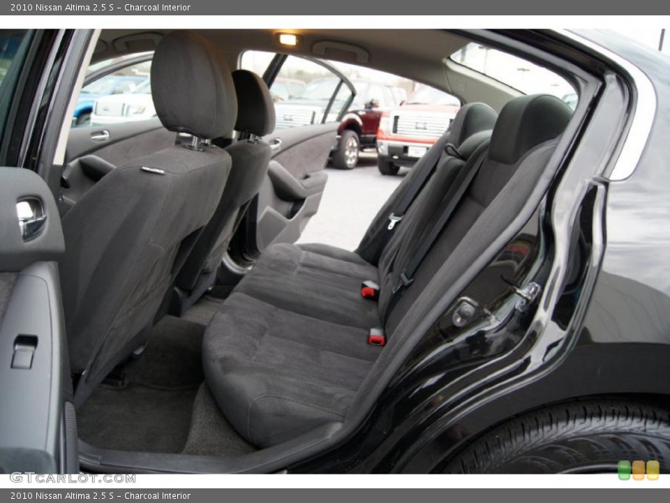 Charcoal Interior Photo for the 2010 Nissan Altima 2.5 S #46046944