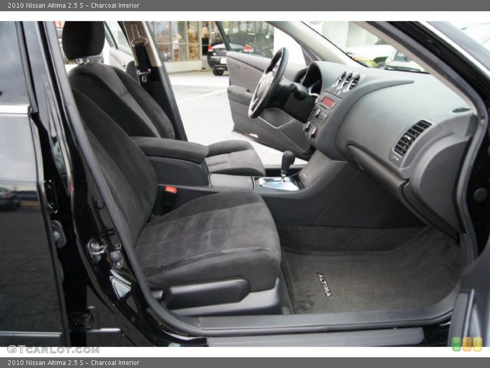 Charcoal Interior Photo for the 2010 Nissan Altima 2.5 S #46047023
