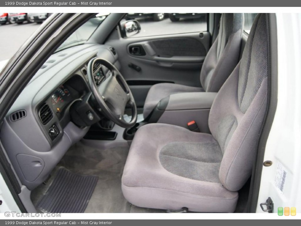 Mist Gray Interior Photo for the 1999 Dodge Dakota Sport Regular Cab #46047062