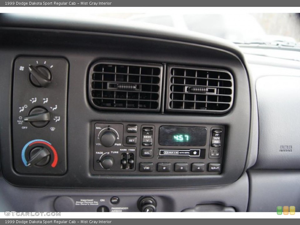 Mist Gray Interior Controls for the 1999 Dodge Dakota Sport Regular Cab #46047134