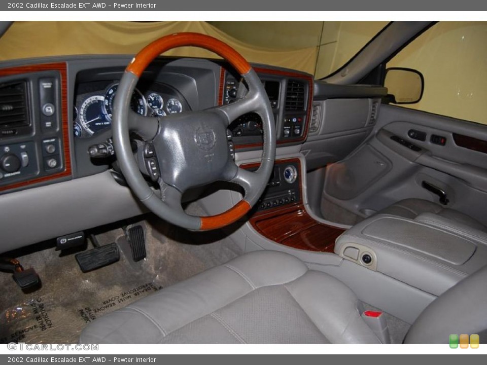 Pewter Interior Photo for the 2002 Cadillac Escalade EXT AWD #46051480