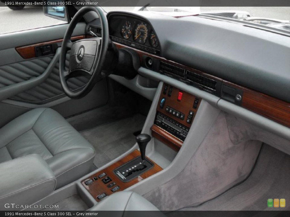 Grey Interior Dashboard for the 1991 Mercedes-Benz S Class 300 SEL #46062543
