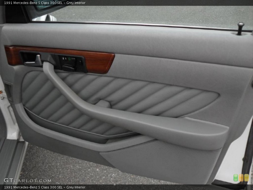 Grey Interior Door Panel for the 1991 Mercedes-Benz S Class 300 SEL #46062555