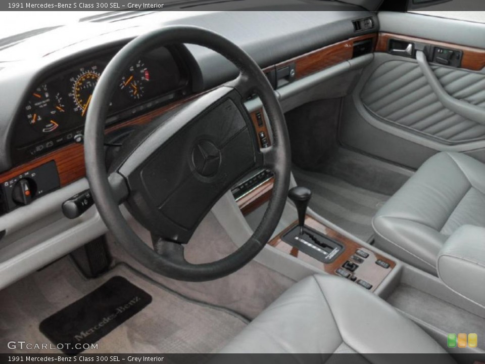 Grey Interior Prime Interior for the 1991 Mercedes-Benz S Class 300 SEL #46062606