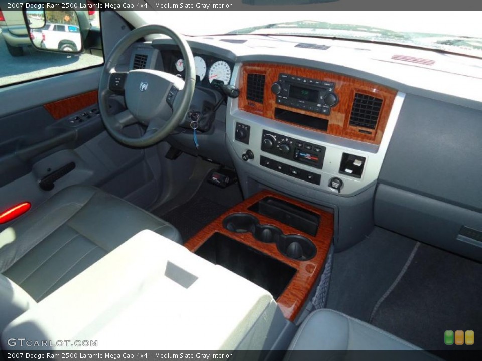 Medium Slate Gray Interior Photo for the 2007 Dodge Ram 2500 Laramie Mega Cab 4x4 #46063434