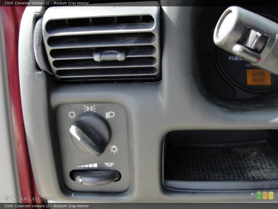 Medium Gray Interior Controls for the 2005 Chevrolet Venture LS #46073709