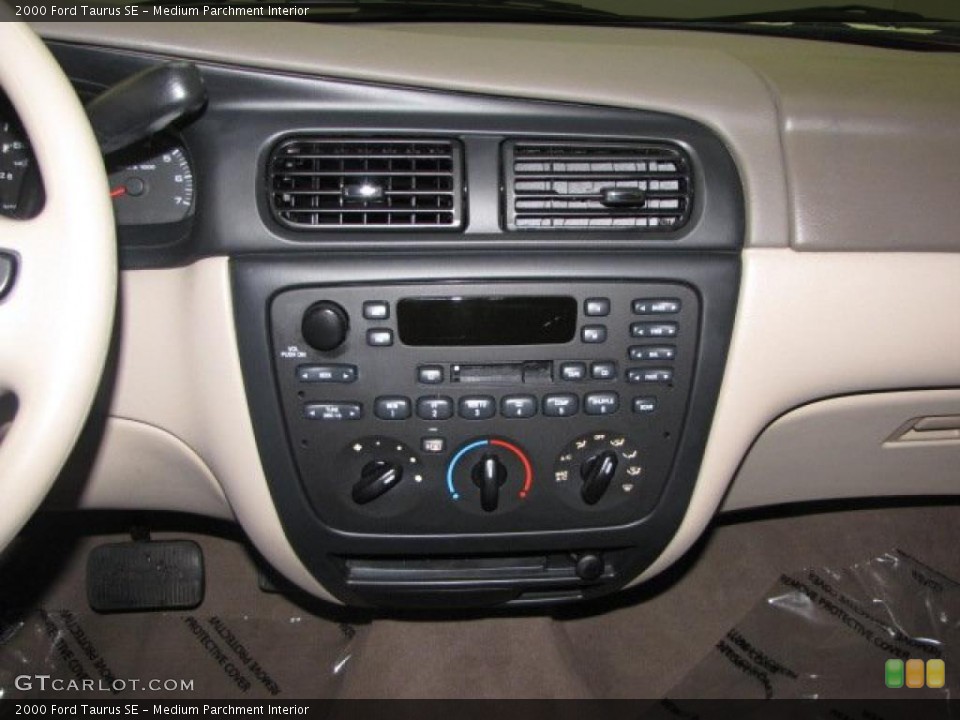 Medium Parchment Interior Controls for the 2000 Ford Taurus SE #46073964