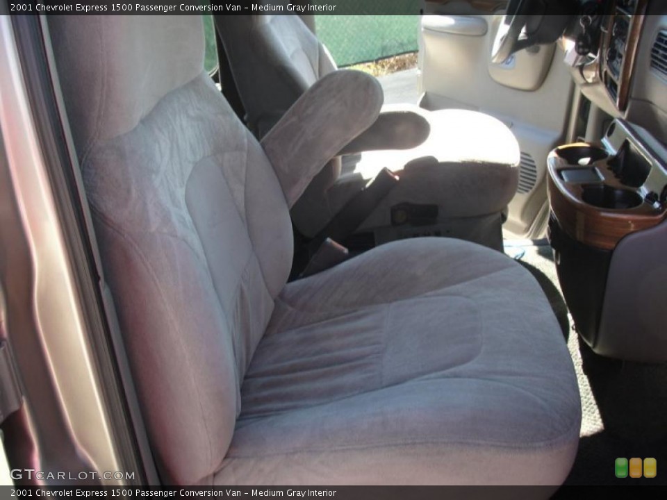 Medium Gray Interior Photo for the 2001 Chevrolet Express 1500 Passenger Conversion Van #46076129