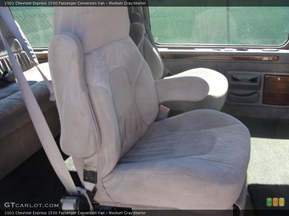 Medium Gray Interior Photo for the 2001 Chevrolet Express 1500 Passenger Conversion Van #46076141