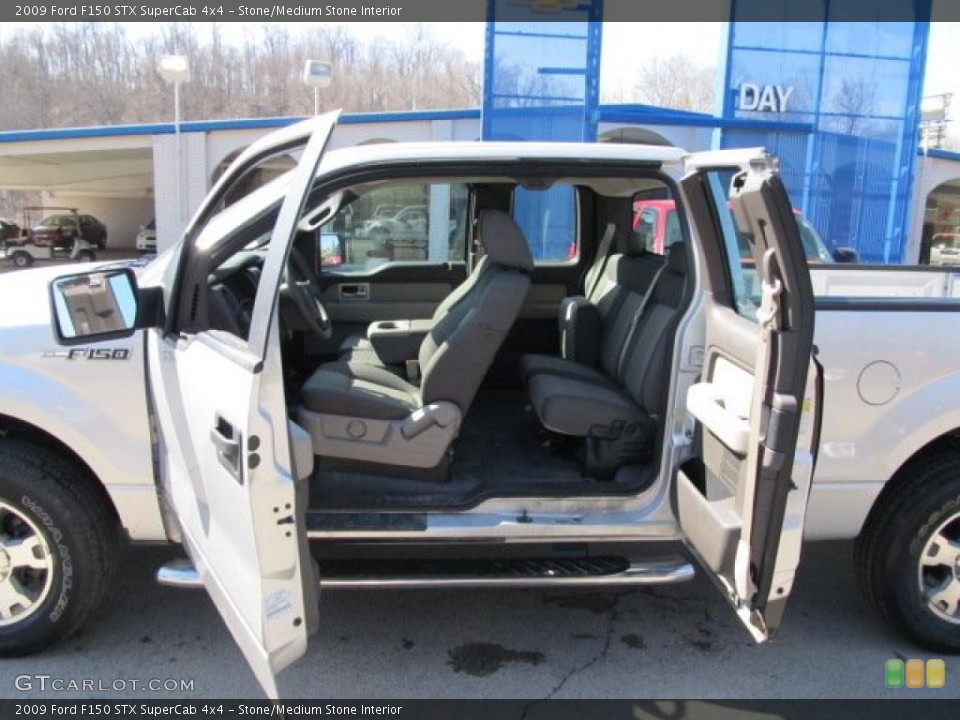 Stone/Medium Stone Interior Photo for the 2009 Ford F150 STX SuperCab 4x4 #46078392