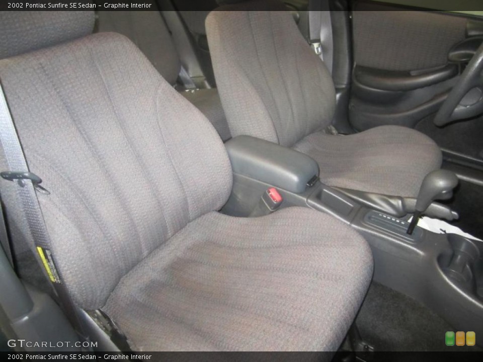 Graphite Interior Photo for the 2002 Pontiac Sunfire SE Sedan #46086974