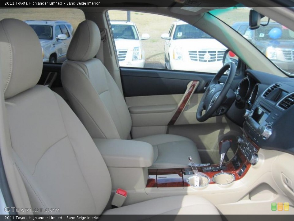 Sand Beige Interior Photo for the 2011 Toyota Highlander Limited #46093679