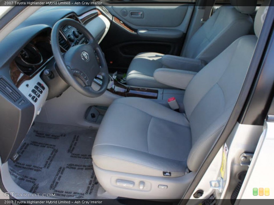 Ash Gray Interior Photo for the 2007 Toyota Highlander Hybrid Limited #46100828