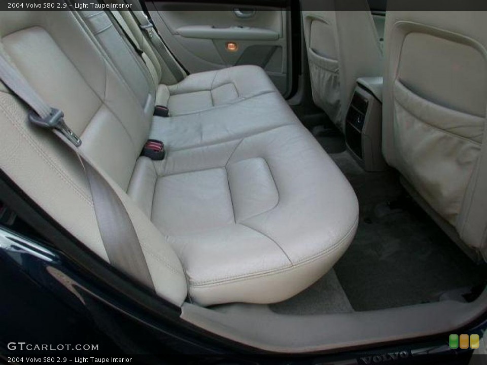 Light Taupe Interior Photo for the 2004 Volvo S80 2.9 #46105817