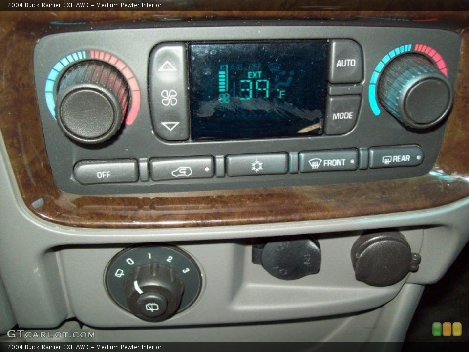 Medium Pewter Interior Controls for the 2004 Buick Rainier CXL AWD #46108967