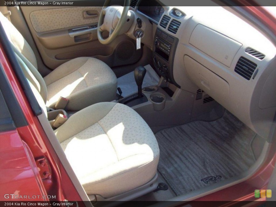 Gray Interior Photo for the 2004 Kia Rio Cinco Wagon #46109066