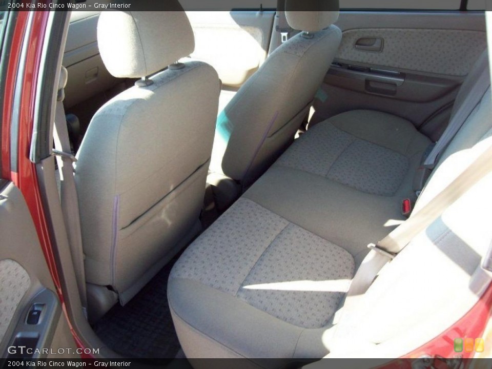 Gray Interior Photo for the 2004 Kia Rio Cinco Wagon #46109189