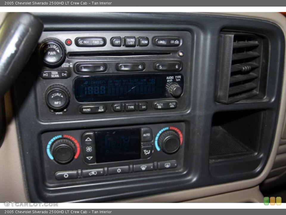 Tan Interior Controls for the 2005 Chevrolet Silverado 2500HD LT Crew Cab #46109720
